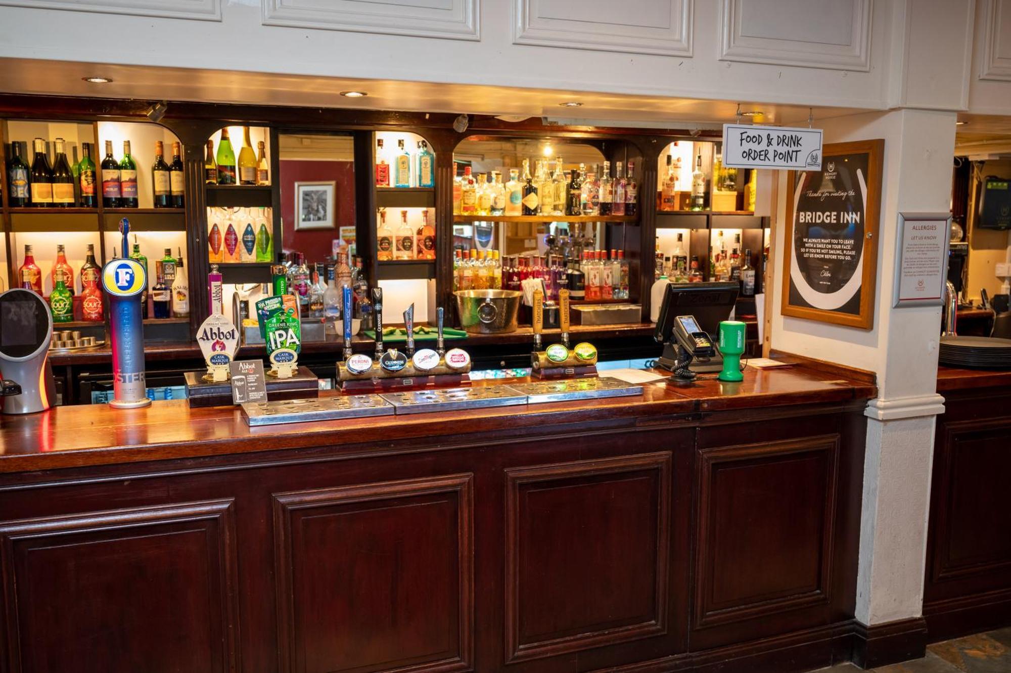 Bridge Inn 克利夫登 外观 照片