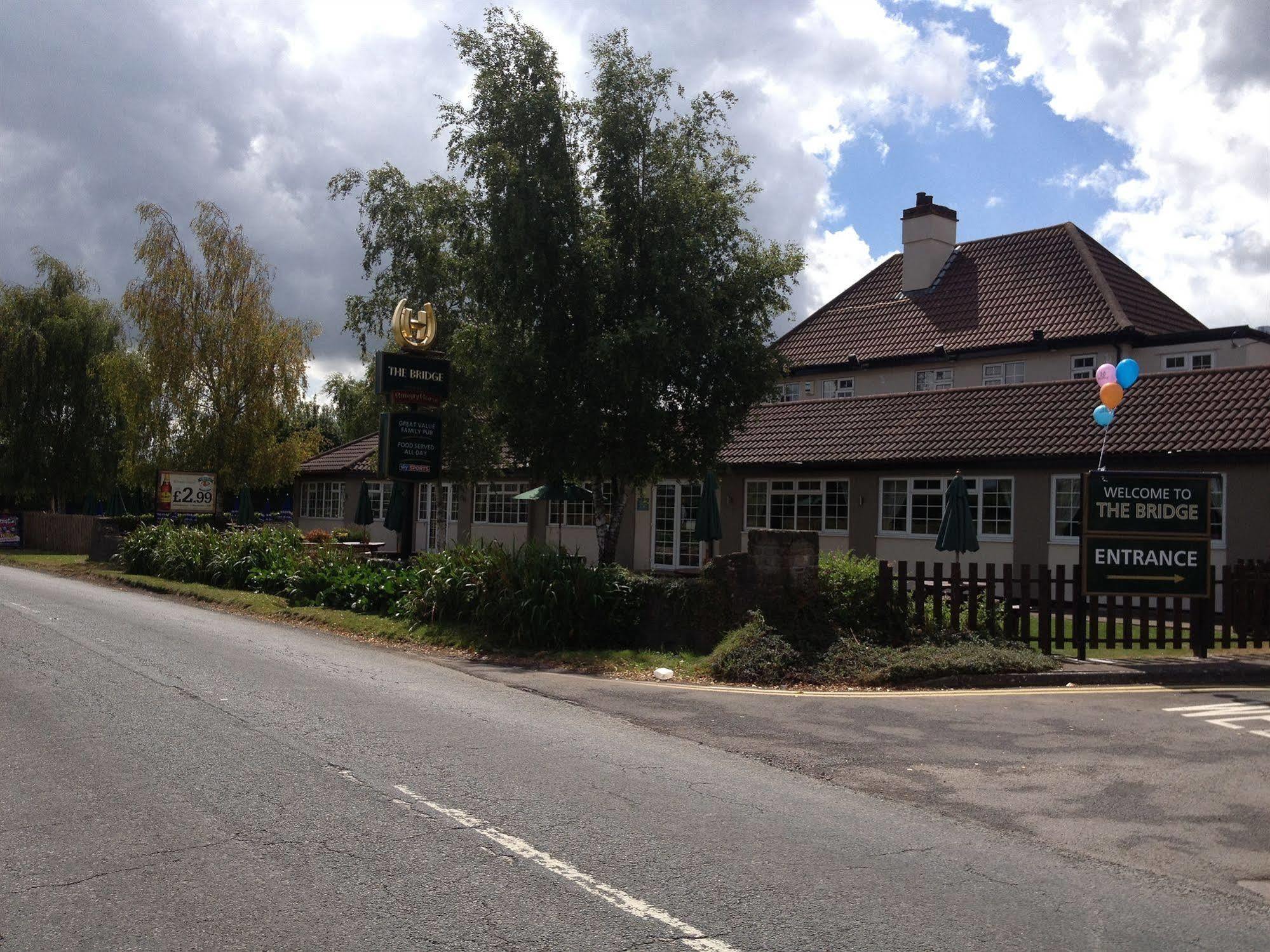 Bridge Inn 克利夫登 外观 照片